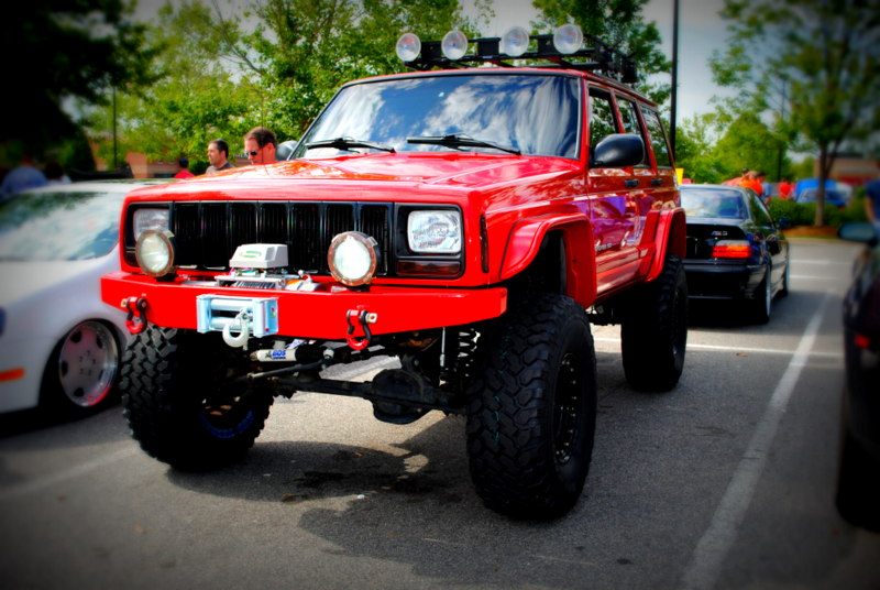 ai94.photobucket.com_albums_l85_all4show33_jeep.jpg