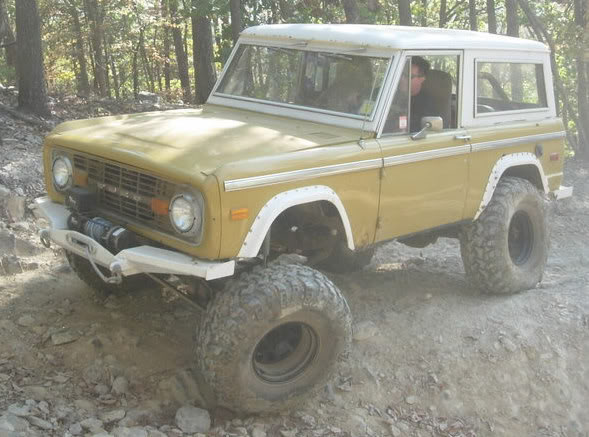 ai96.photobucket.com_albums_l166_Bucketobolts_Bronco_Uwharrie11Nov07crop.jpg