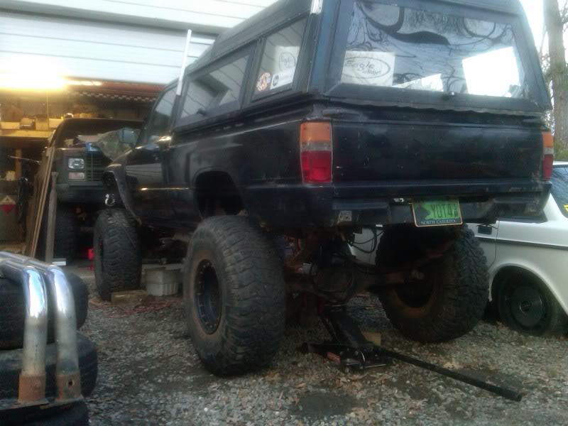 ai96.photobucket.com_albums_l194_volvhoe_1985_20Toyota_204x4_IMG00230_20111203_1701.jpg