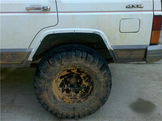 ai978.photobucket.com_albums_ae262_1tonoffun_jeep_jeeptrim.jpg