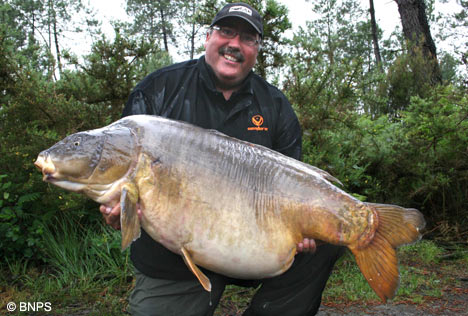 aimg.dailymail.co.uk_i_pix_2007_05_02_carpBNPS2205_468x316.jpg