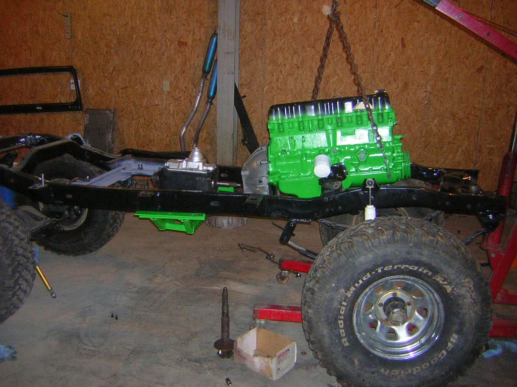 aimg.photobucket.com_albums_v216_bluevette_omarsjeepproject2006_07_04_00000010.jpg