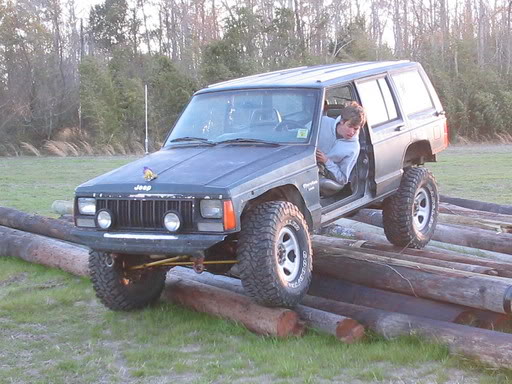aimg.photobucket.com_albums_v248_thezentree_TruckAndJeep007.jpg
