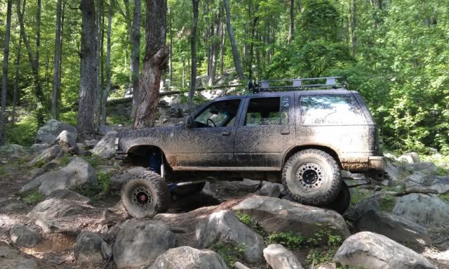 aimg.photobucket.com_albums_v415_Foxracin_1991_20Explorer_4_Wheelin_Windrock_205_29_11_IMAG0105.jpg