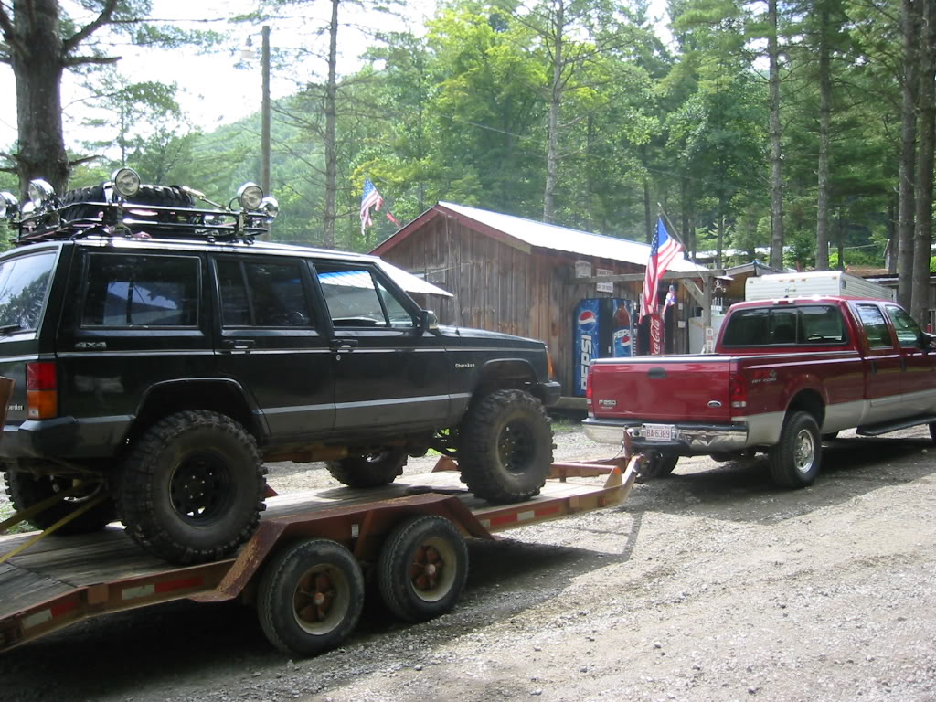 aimg.photobucket.com_albums_v441_tangeloman_jeep_crakers_20neck_20aug_2005_IMG_2815.jpg