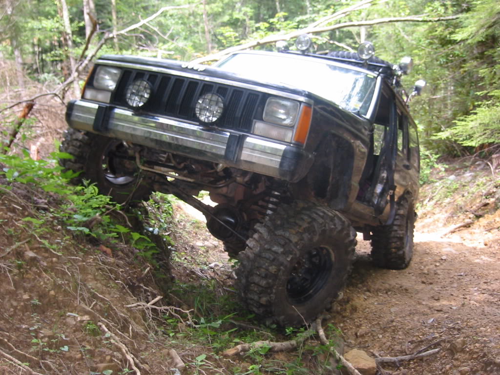 aimg.photobucket.com_albums_v441_tangeloman_jeep_crakers_20neck_20aug_2005_IMG_2817.jpg