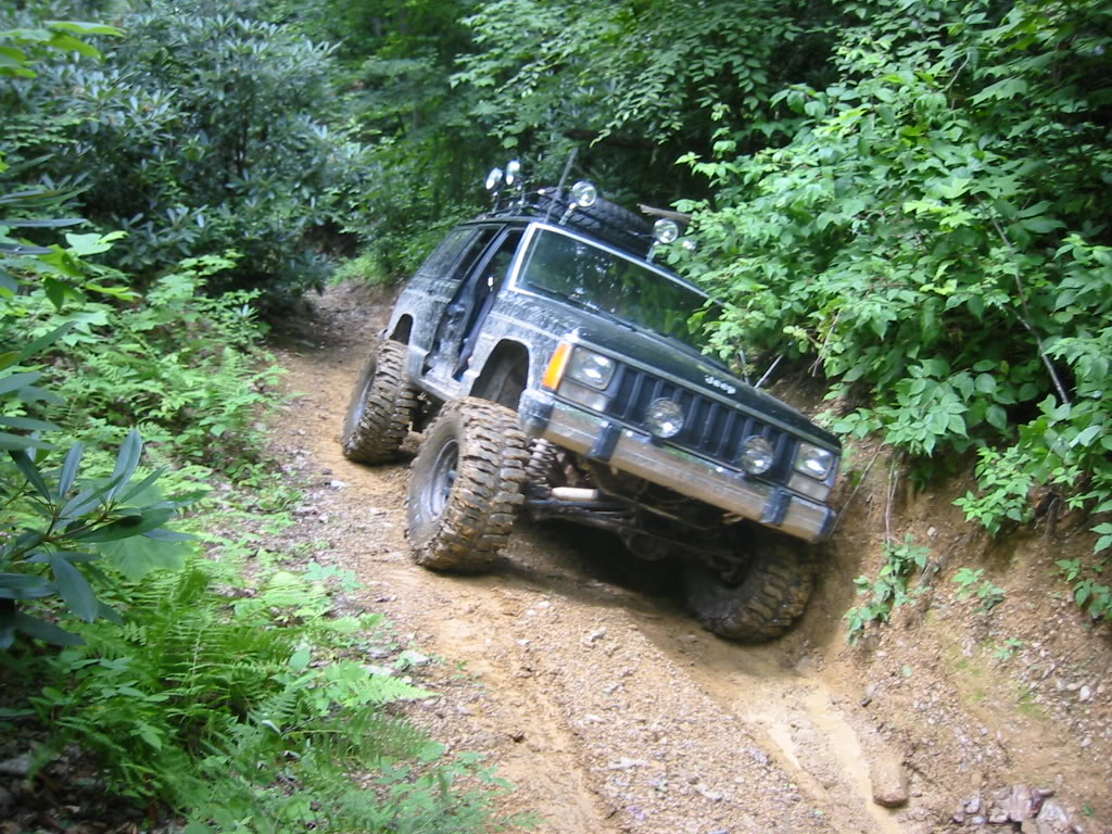 aimg.photobucket.com_albums_v441_tangeloman_jeep_crakers_20neck_20aug_2005_IMG_2838.jpg