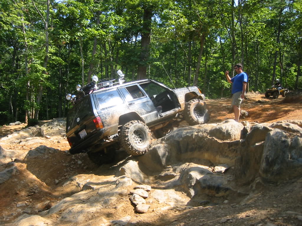 aimg.photobucket.com_albums_v441_tangeloman_jeep_IMG_2675.jpg