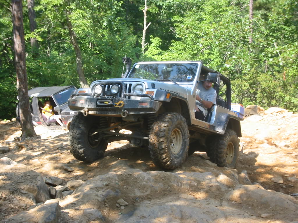 aimg.photobucket.com_albums_v441_tangeloman_jeep_IMG_2676.jpg