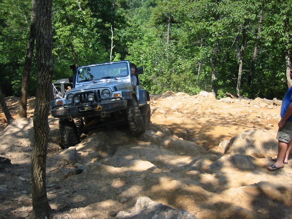 aimg.photobucket.com_albums_v441_tangeloman_jeep_IMG_2677.jpg
