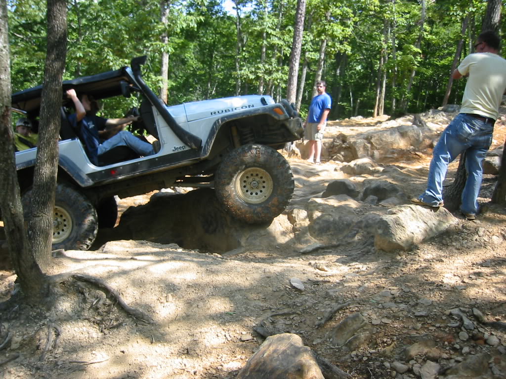 aimg.photobucket.com_albums_v441_tangeloman_jeep_IMG_2681.jpg