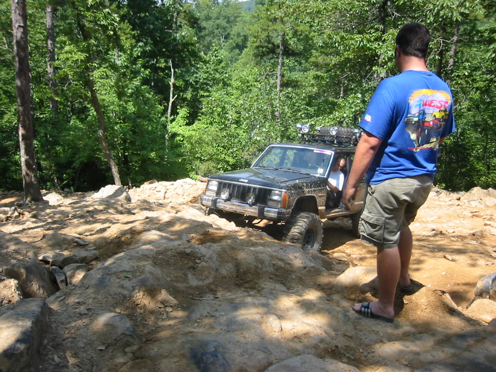 aimg.photobucket.com_albums_v441_tangeloman_jeep_IMG_2688.jpg
