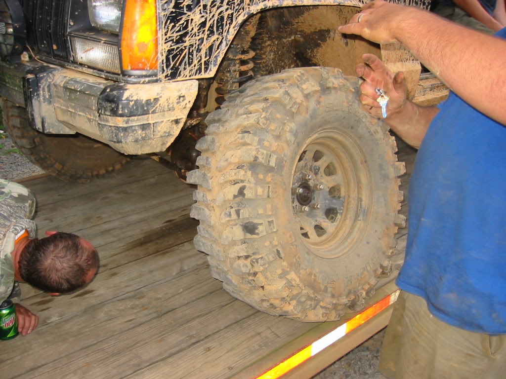aimg.photobucket.com_albums_v441_tangeloman_jeep_IMG_2710.jpg