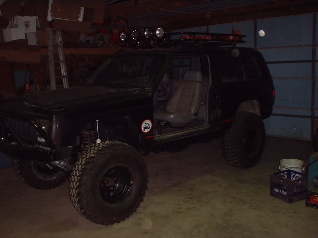 aimg.photobucket.com_albums_v497_Eric04_barn_20jeep_20pics_DSCF0211.jpg