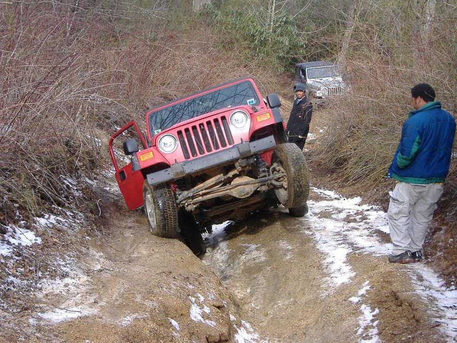 aimg.photobucket.com_albums_v623_ncjeepinyj_Wheelin_20trips_Beech_20mtn_201_1_06_DSCF0109.jpg