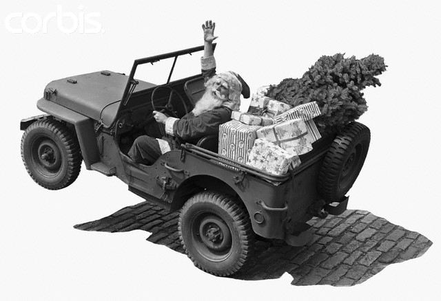 aimg4.imageshack.us_img4_5139_armysanta.jpg
