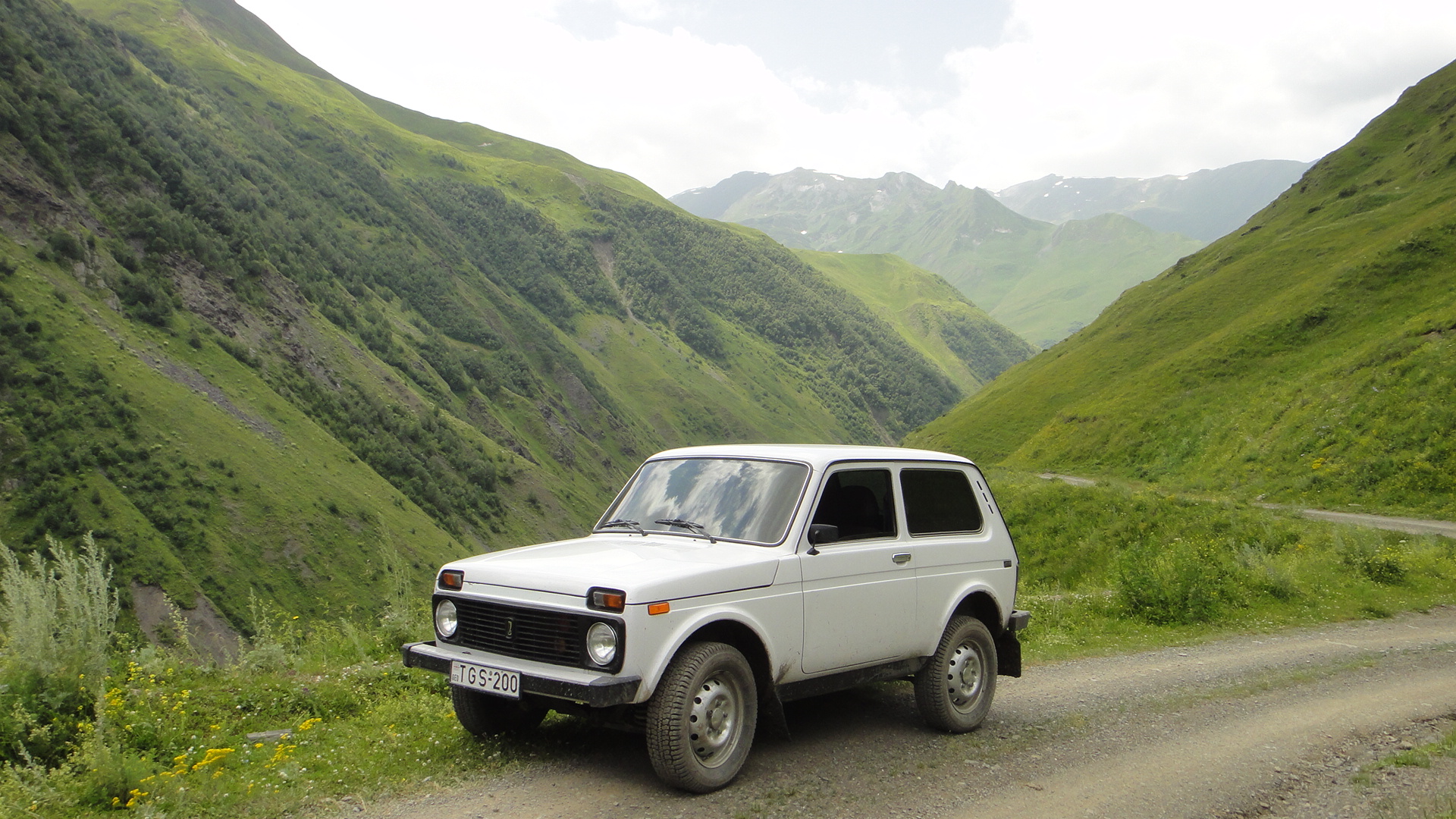 anew1.fjcdn.com_comments_Lada_niva_best_car_ever__278e9ee70f95a5408e633d759197e4a8.jpg