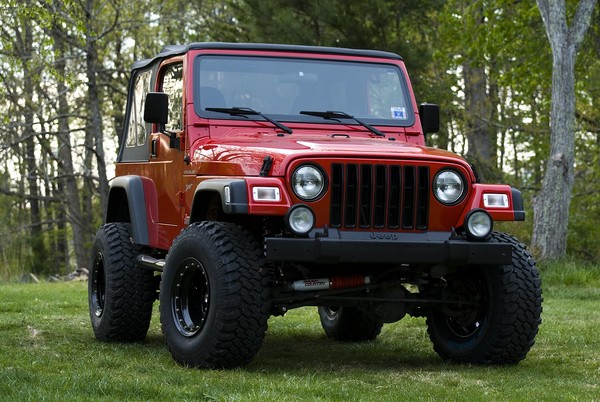 aphoto.silasswaim.com_albums_jeepcher_jeep_lifted.sized.jpg