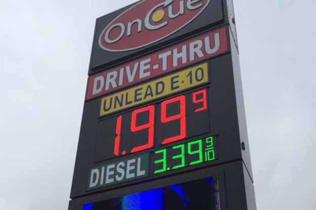 as3.amazonaws.com_media.wbur.org_wordpress_11_files_2014_12_1204_cheap_gas.jpg