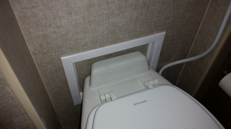 asanlee.smugmug.com_Toys_2015_Winnebago_Brave_Toilet_upgrade_i_nncZpZg_0_L_20160330_205218_L.jpg