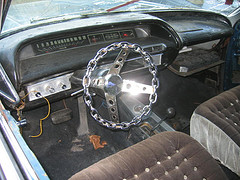 astatic.flickr.com_27_87930360_8b8223a78e_m.jpg
