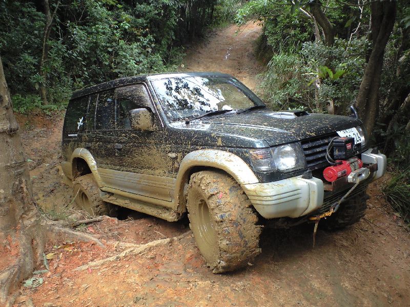 awww.2kboffroad.com_membersrides_albums_batchupload_pajero_28nov08002.jpg