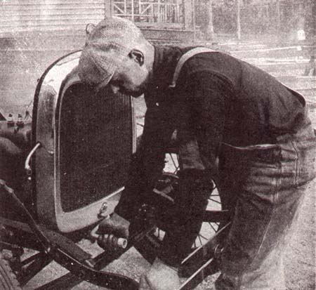 awww.abarnyard.com_workshop_images_handcrank.jpg