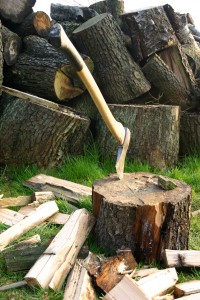 awww.clickconsultants.com_blog_wp_content_uploads_2008_07_axe_splitting_wood_200x300.jpg