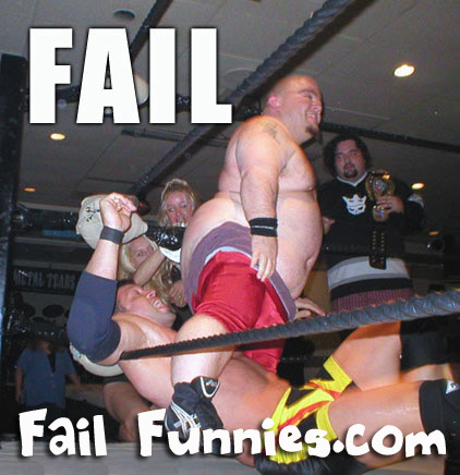 awww.failfunnies.com_18_images_midget_wrestler_fail.jpg