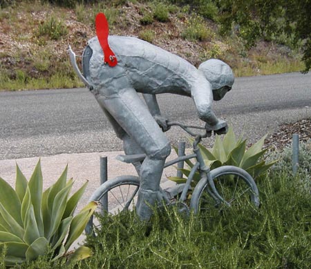 awww.foundshit.com_images_bike_mailbox_01.jpg