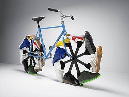 awww.geekologie.com_2008_04_02_shoe_bike.jpg