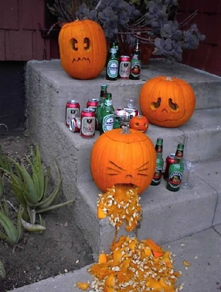 awww.jokesabouthalloween.net_images_puking_pumpkin.jpg