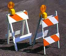 awww.municipalsigns.com_mm5_graphics_images_workzone_steel_barricadew_lights.jpg