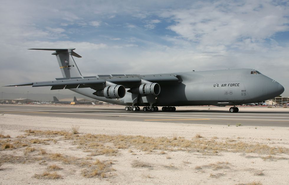 awww.richard_seaman.com_Aircraft_AirShows_Nellis2007_Highlights_C5Nellis07.jpg