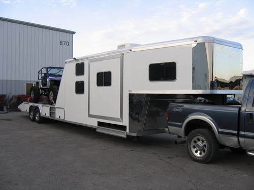 awww.sandiatrailer.com_custom_work_Logan_20Toy_20Hauler_20LQ_Toy_20Hauler_20003.jpg