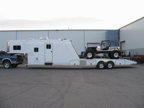 awww.sandiatrailer.com_custom_work_Logan_20Toy_20Hauler_20LQ_Toy_20Hauler_20007.jpg