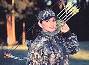 awww.womenhunters.com_HDCamoposter.jpg