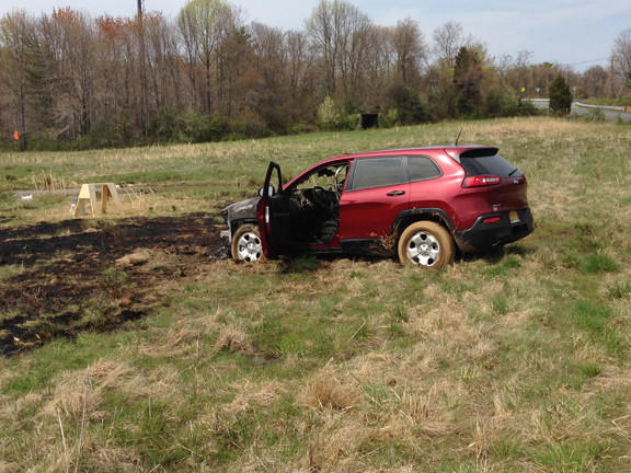 awww_trbimg_com_img_535ad114_turbine_ph_ag_stuck_jeep_catches_fire_jpg_20140425_576_576x432_.jpg