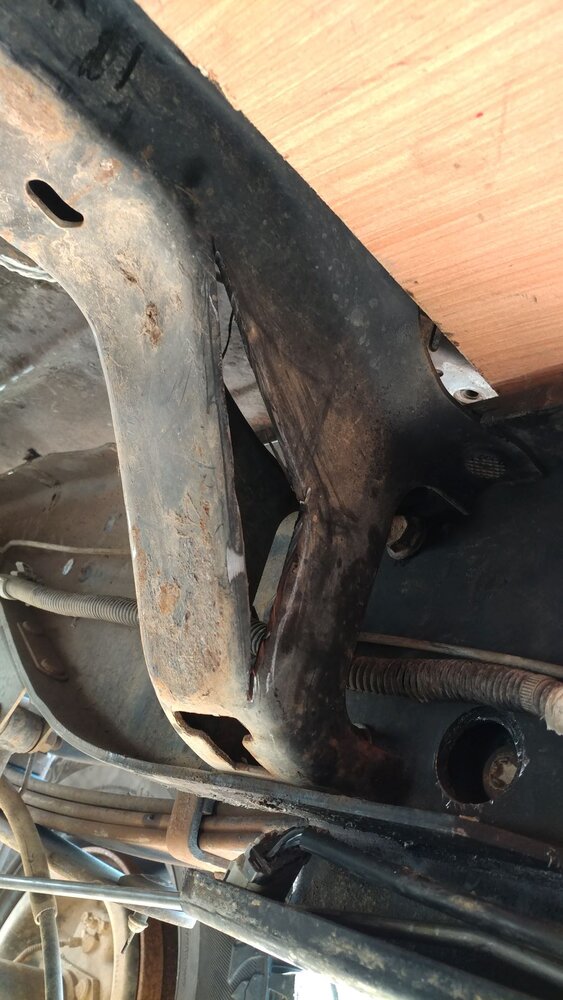 Day11 modify crossmember for fuel tank resized.jpg