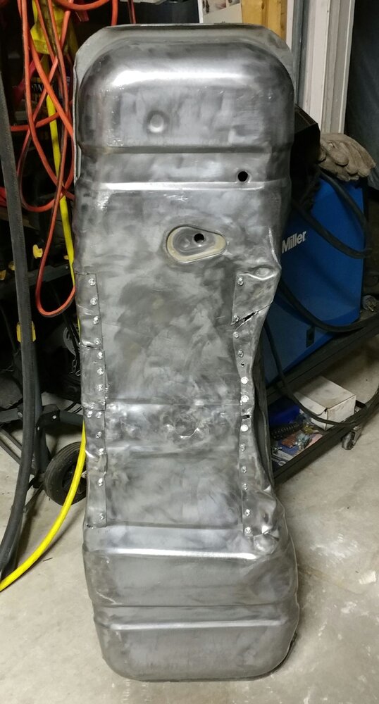 Day11 modify fuel tank10resized.jpg