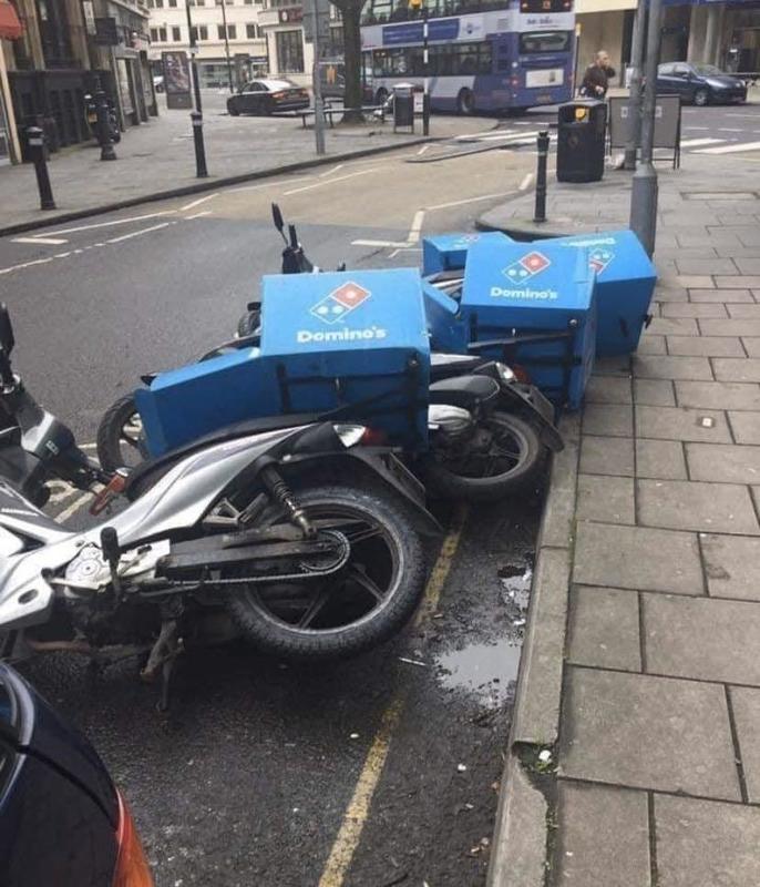 dominos.jpg