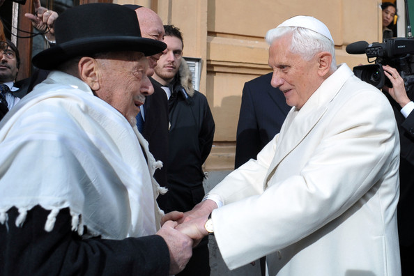 Elio+Toaff+Pope+Benedict+XVI+Visits+Synagogue+iUr2dFhANH1l.jpg