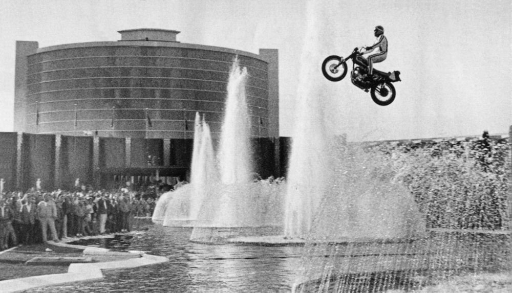 Evel-Knievel-Caesars-Palace-Jump.jpg