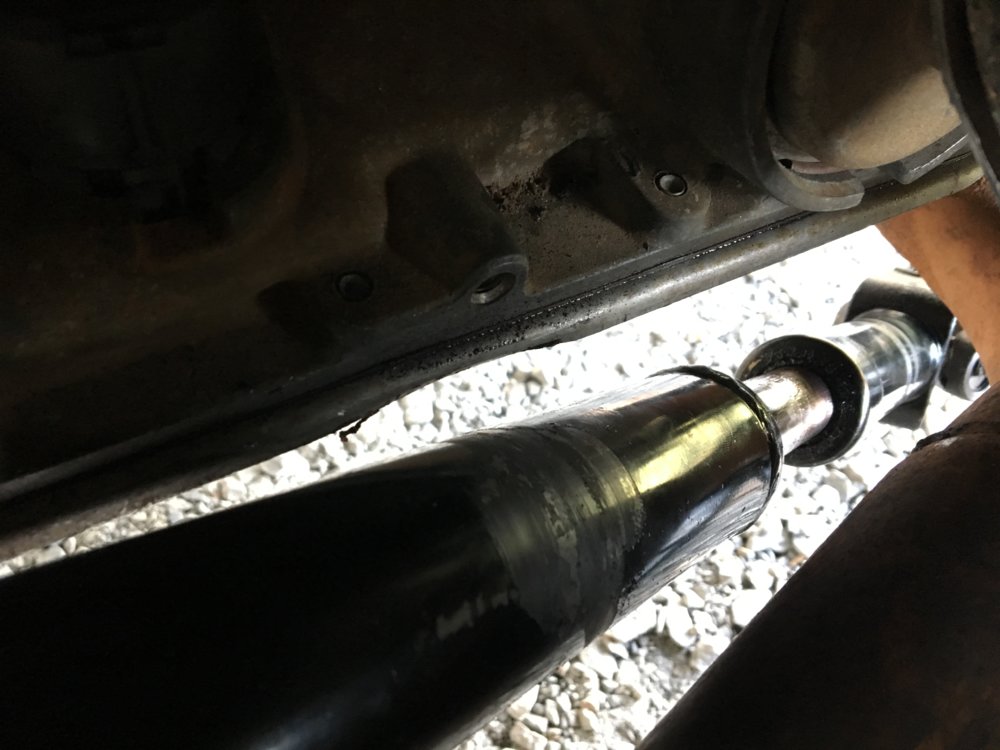 Front Driveshaft Transmission Pan RUB.JPG
