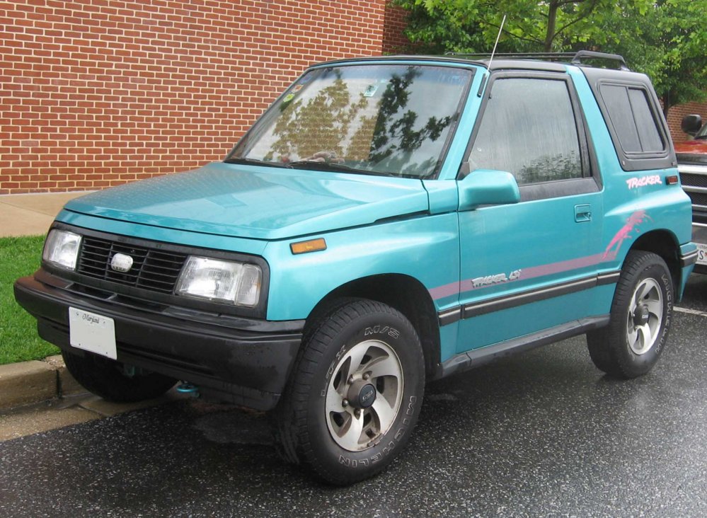 Geo_Tracker_LSi_convertible.jpg