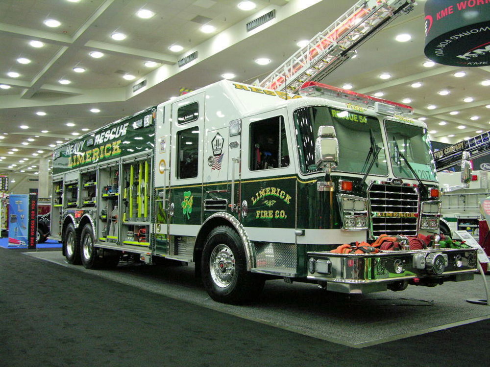 green fire truck.JPG