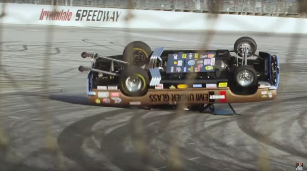 hemi-under-glass-rolling-at-irwindale-speedway_100557250_l.jpg