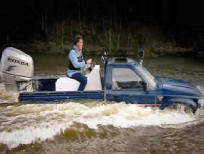 Hilux-Speedboat.jpeg