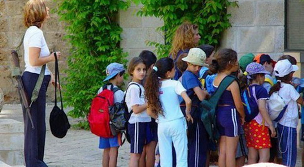 Israeli_teachers_armed.jpg