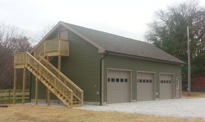 loft-office-new-car-garage-exterior-stairs_65831-670x400.jpg